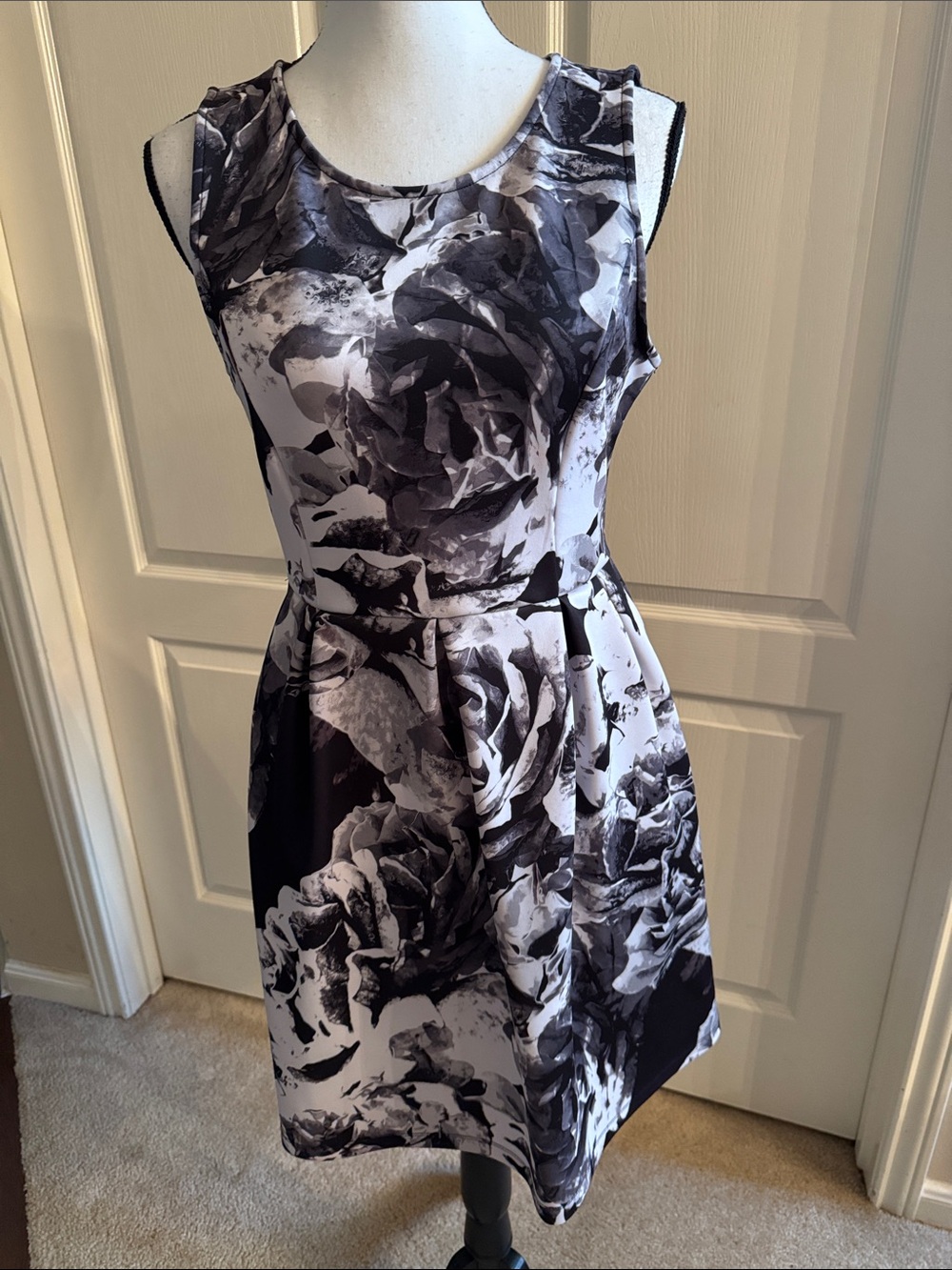 Sleeveless Black & White Floral Fit-and-Flare Dress - Size Medium